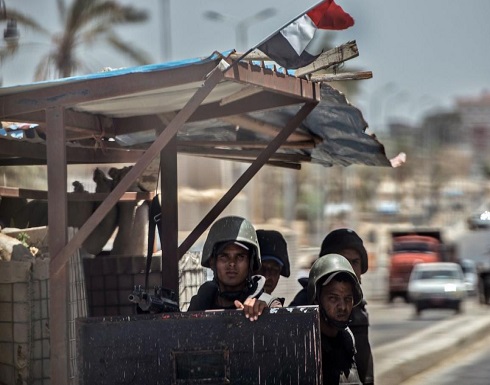 قتلى وجرحى من الجيش المصري بهجومين في سيناء قتلى وجرحى من الجيش المصري بهجومين في سيناء