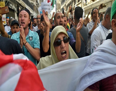 الجزائريون يتظاهرون مجدّداً في الجمعة الـ 34 الجزائريون يتظاهرون مجدّداً في الجمعة الـ 34