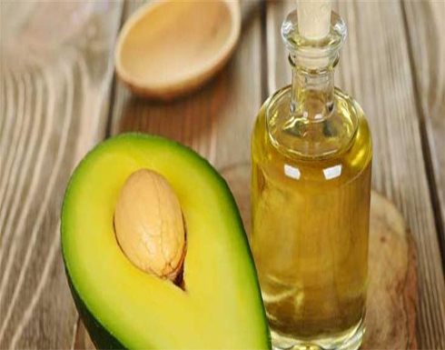 زيت الأفوكادو .. ينبوع جمال بشرتكِ زيت الأفوكادو .. ينبوع جمال بشرتكِ