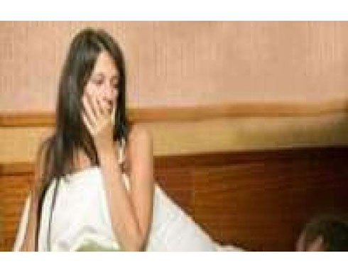 عروس مصرية تخلع زوجها في شهر العسل والسبب مقاطع مخلة عروس مصرية تخلع زوجها في شهر العسل والسبب مقاطع مخلة