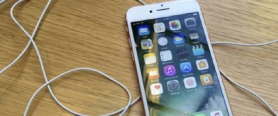 10 طرق غيَّر بها iPhone العالم! 10 طرق غيَّر بها iPhone العالم!