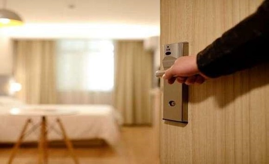 منها العين السحرية.. أشياء لن تخبرك عنها الفنادق منها العين السحرية.. أشياء لن تخبرك عنها الفنادق