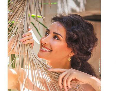 كندا حنا باطلالة مكشوفة في احدث جلسة تصوير كندا حنا باطلالة مكشوفة في احدث جلسة تصوير
