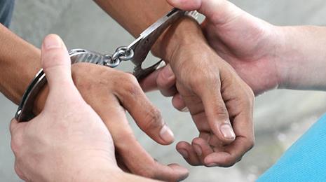 القبض على شخصين امتهنا إفتعال "حوادث السير" للحصول على المال..تفاصيل القبض على شخصين امتهنا إفتعال "حوادث السير" للحصول على المال..تفاصيل
