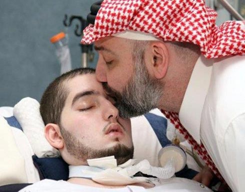 ”الأمير السعودي النائم“ يحرك رأسه بشكل لافت بعد 14 عامًا (فيديو) ”الأمير السعودي النائم“ يحرك رأسه بشكل لافت بعد 14 عامًا (فيديو)