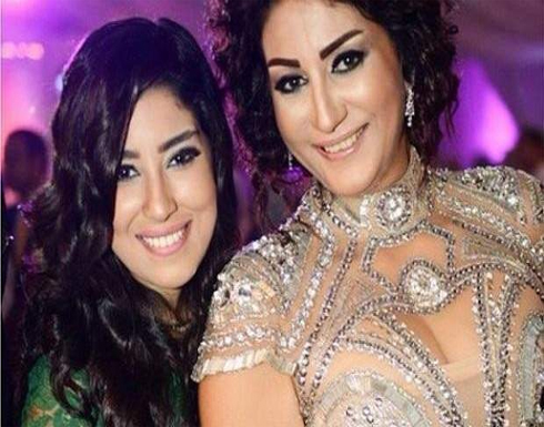 شاهد ... أيتن ووفاء عامر بالـ كَبّ الأسود القصير يبرز أنوثتهما شاهد ... أيتن ووفاء عامر بالـ كَبّ الأسود القصير يبرز أنوثتهما