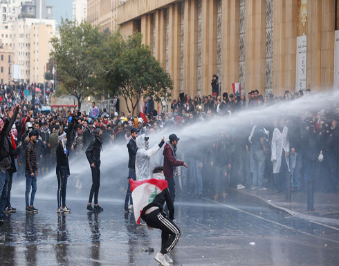 بالفيديو : مواجهات بين الأمن اللبناني والمحتجين في محيط مجلس النواب ببيروت بالفيديو : مواجهات بين الأمن اللبناني والمحتجين في محيط مجلس النواب ببيروت