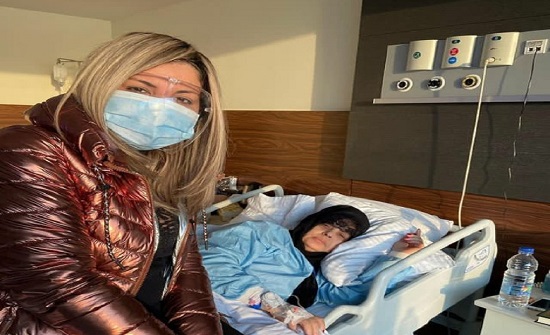 فيفي عبده تحتفل بعيد ميلادها داخل المستشفى فيفي عبده تحتفل بعيد ميلادها داخل المستشفى