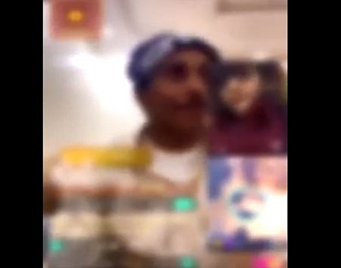 عربي يمارس الرذيلة مع الأطفال ويعرض الفيديوهات للبيع (فيديو) عربي يمارس الرذيلة مع الأطفال ويعرض الفيديوهات للبيع (فيديو)