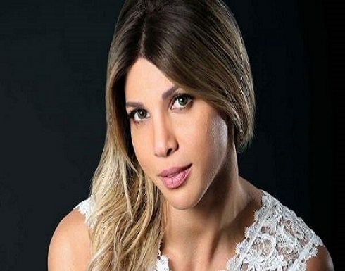 بونيتا سعادة تقلّد نوال الزغبي.. وهكذا ردت الأخيرة عليها (فيديو) بونيتا سعادة تقلّد نوال الزغبي.. وهكذا ردت الأخيرة عليها (فيديو)