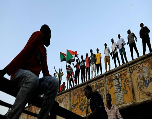 مبادرة جديدة لقوى التغيير في السودان.. والاعتصام مستمر مبادرة جديدة لقوى التغيير في السودان.. والاعتصام مستمر