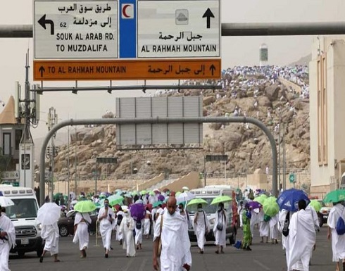 الحجاج يرمون جمرة العقبة في أول أيام عيد الأضحى- (فيديو) الحجاج يرمون جمرة العقبة في أول أيام عيد الأضحى- (فيديو)