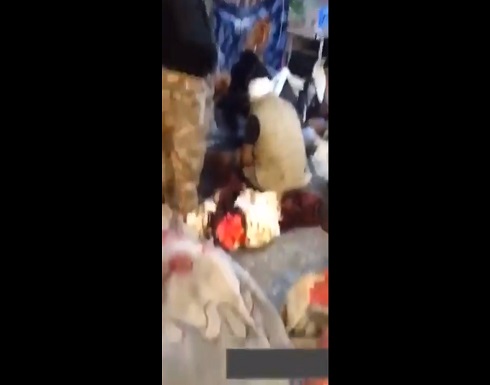 بالفيديو : إختطاف و تعذيب متظاهرين وسط بغداد بالفيديو : إختطاف و تعذيب متظاهرين وسط بغداد