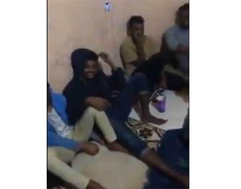 بالفيديو : اخر لحظات السودانيين الذين لقوا حتفهم غرقاً أمام سواحل ليبيا بالفيديو : اخر لحظات السودانيين الذين لقوا حتفهم غرقاً أمام سواحل ليبيا