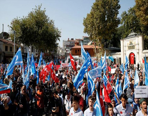 المئات يتظاهرون في إسطنبول للمطالبة بحماية التركمان في كركوك العراقية المئات يتظاهرون في إسطنبول للمطالبة بحماية التركمان في كركوك العراقية