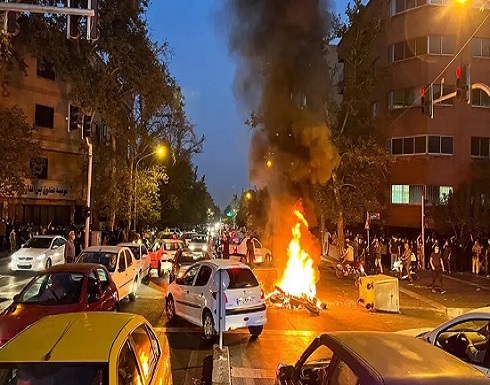 دعوات إيرانية للبقاء بالشارع.. وحزب أهوازي يدعو العسكريين العرب للانشقاق دعوات إيرانية للبقاء بالشارع.. وحزب أهوازي يدعو العسكريين العرب للانشقاق