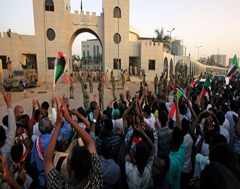 الشرطة السودانية تفرق احتجاجا في الخرطوم وتزيل الحواجز الشرطة السودانية تفرق احتجاجا في الخرطوم وتزيل الحواجز