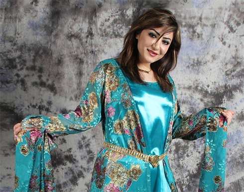 صور لورين عيسى مستلقية أمام الحرم المكي تثير جدلا .. شاهد صور لورين عيسى مستلقية أمام الحرم المكي تثير جدلا .. شاهد