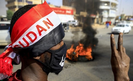 تجمع المهنيين في السودان: نطالب بتسليم السلطة للمدنيين تجمع المهنيين في السودان: نطالب بتسليم السلطة للمدنيين