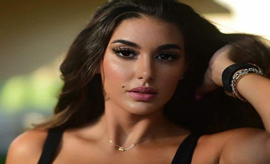 أبو هشيمة يشارك “ياسمين صبري” وشقيقها جولاتهما بالسيارة (صورة)