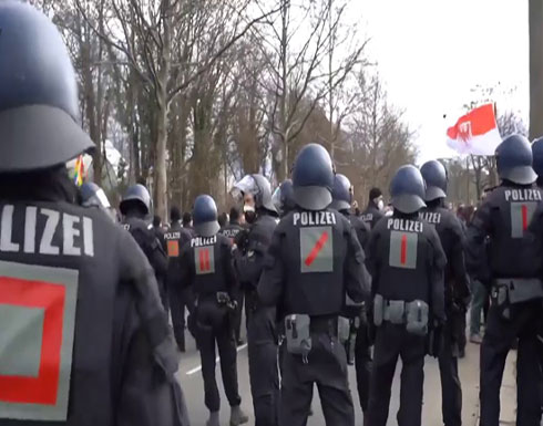 شاهد : تظاهرات حاشدة في المانيا ضد قيود كورونا وإصابات في صفوف الشرطة شاهد : تظاهرات حاشدة في المانيا ضد قيود كورونا وإصابات في صفوف الشرطة