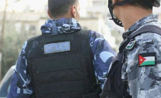 الأمن يحول دون قيام 4 اشخاص بتنفيذ عمليات سلب لمحال تجارية وصيدليات في عمان الأمن يحول دون قيام 4 اشخاص بتنفيذ عمليات سلب لمحال تجارية وصيدليات في عمان