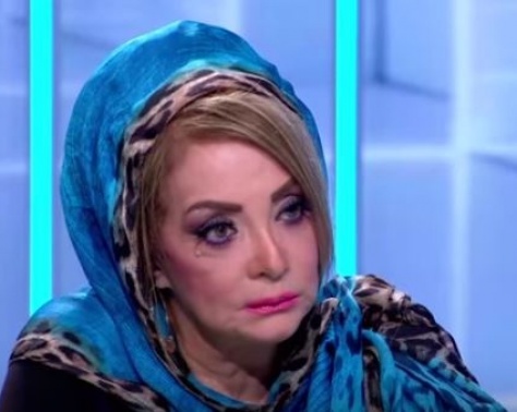 بالفيديو - شهيرة تتحدث عن مشاهد زوجها محمود يس الجريئة.. وماذا قالت عن حجابها؟ بالفيديو - شهيرة تتحدث عن مشاهد زوجها محمود يس الجريئة.. وماذا قالت عن حجابها؟