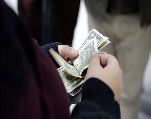 ارتفاع سعر الدولار إلى ذروة أسبوعين والمستثمرون يتجاهلون بيانات ضعيفة للوظائف الأمريكية ارتفاع سعر الدولار إلى ذروة أسبوعين والمستثمرون يتجاهلون بيانات ضعيفة للوظائف الأمريكية