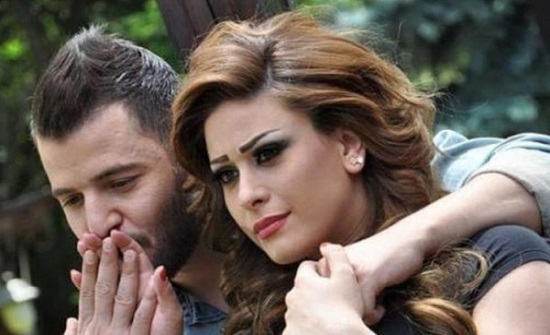 حسام جنيد يبكي بحُرقة بعد انفصاله عن الفنانة إمارات رزق حسام جنيد يبكي بحُرقة بعد انفصاله عن الفنانة إمارات رزق