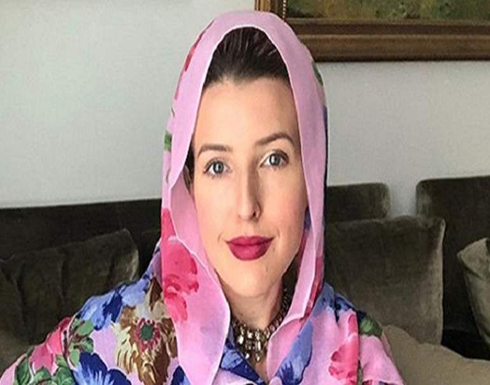 المغنية الأمريكية "جنيفر غراوت" تتلو سورة القمر بصوت جميل .. بالفيديو المغنية الأمريكية "جنيفر غراوت" تتلو سورة القمر بصوت جميل .. بالفيديو