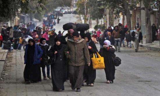 الأمم المتحدة: 30 ألفا فروا من شرق حلب وروسيا تريد إقامة ممرات إنسانية الأمم المتحدة: 30 ألفا فروا من شرق حلب وروسيا تريد إقامة ممرات إنسانية