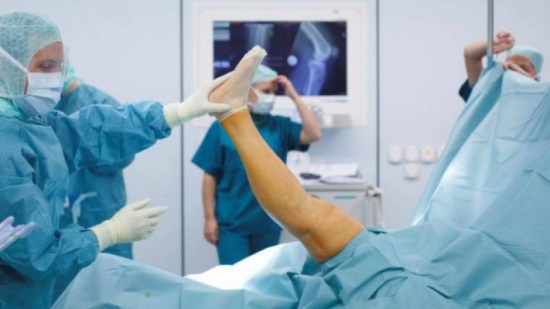 دراسة: جراحة الركبة بلا جدوى للمرضى عند 65 عاماً دراسة: جراحة الركبة بلا جدوى للمرضى عند 65 عاماً