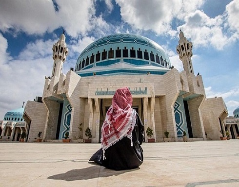 الذهاب لصلاة الجمعة في الاردن سيراً على الأقدام ولا حركة للمركبات الذهاب لصلاة الجمعة في الاردن سيراً على الأقدام ولا حركة للمركبات