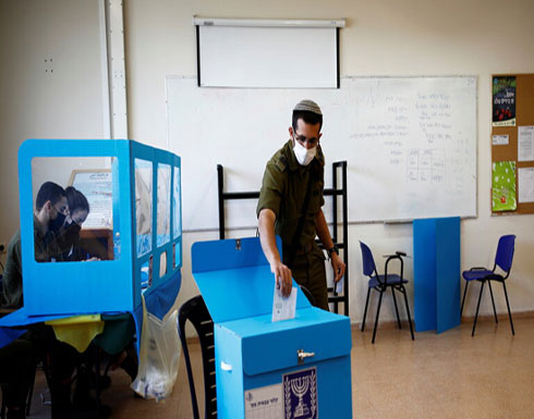 جنود الجيش الإسرائيلي يدلون بأصواتهم مبكرا في الانتخابات جنود الجيش الإسرائيلي يدلون بأصواتهم مبكرا في الانتخابات