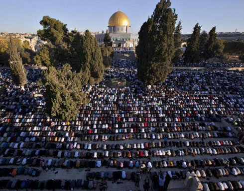 ربع مليون مصل أدوا صلاة الجمعة الاخيرة من رمضان في الاقصى ربع مليون مصل أدوا صلاة الجمعة الاخيرة من رمضان في الاقصى