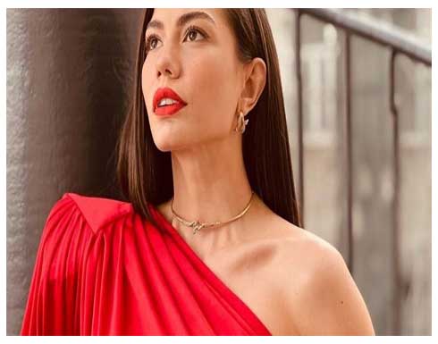 تأجيل حفل زفاف الفنانة التركية ديميت أوزديمير تأجيل حفل زفاف الفنانة التركية ديميت أوزديمير