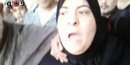 والدة لاعب إسكندرية بعد إحالة أوراق القتلة للمفتي: «وحشنى حضنه»(فيديو) والدة لاعب إسكندرية بعد إحالة أوراق القتلة للمفتي: «وحشنى حضنه»(فيديو)