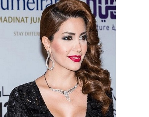 بفستان كرميدي جريء و مكشوف نسرين طافش تتحدى كورونا بفستان كرميدي جريء و مكشوف نسرين طافش تتحدى كورونا