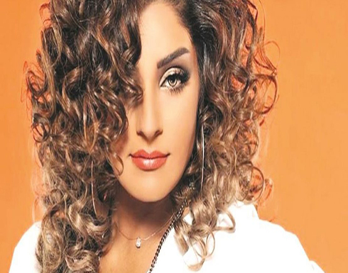 فنانة كويتية شهيرة تتصدر محركات البحث بـ«فضيحة»