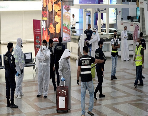 صحيفة: الركاب المصريون صدموا لإنزالهم من الطائرة المتجهة للكويت قبل لحظات من إقلاعها صحيفة: الركاب المصريون صدموا لإنزالهم من الطائرة المتجهة للكويت قبل لحظات من إقلاعها