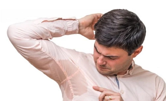 أسباب مرضية لفرط التعرق.. وهذه طرق العلاج أسباب مرضية لفرط التعرق.. وهذه طرق العلاج