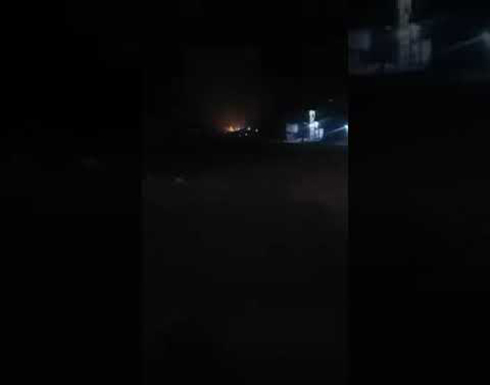 شاهد : طائرات مجهولة تقصف مقرات الحشد الشيعي داخل مدينة البوكمال شاهد : طائرات مجهولة تقصف مقرات الحشد الشيعي داخل مدينة البوكمال