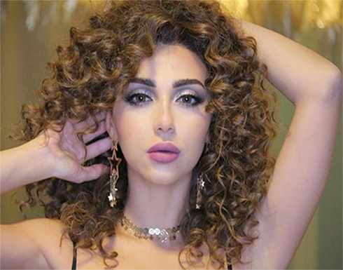 ميريام فارس  تحضر زينة عيد ميلاد ابنها (فيديو وصور)