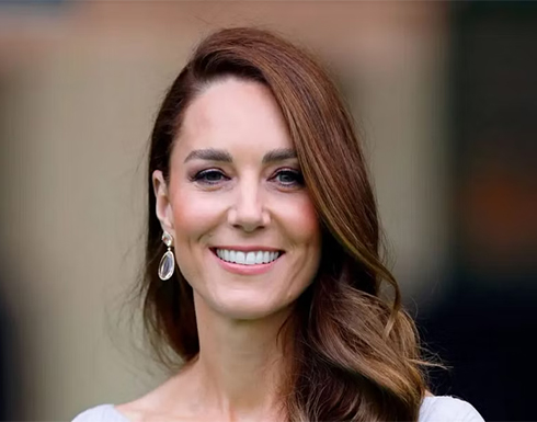 كيت ميدلتون تظهر مهارتها بالعزف على البيانو .. فيديو