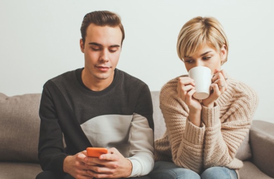 هكذا تدمر الغيرة المرضية الحب.. كيف تتم معالجتها؟ هكذا تدمر الغيرة المرضية الحب.. كيف تتم معالجتها؟