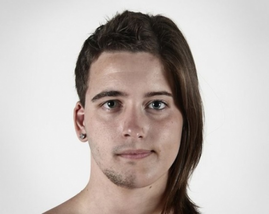 بالصور .. الوجوه المقسومة لمعرفة التشابه بين أفراد العائلة الواحدة