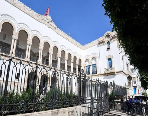 بعد أن أقالهما الرئيس.. اعتقال محافظين تونسيين بشبهة الفساد بعد أن أقالهما الرئيس.. اعتقال محافظين تونسيين بشبهة الفساد