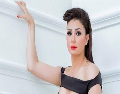 شاهد .. غادة عبدالرازق تثير الجدل في أحدث ظهور لها .. والجمهور : ” مين دي ؟ “ شاهد .. غادة عبدالرازق تثير الجدل في أحدث ظهور لها .. والجمهور : ” مين دي ؟ “