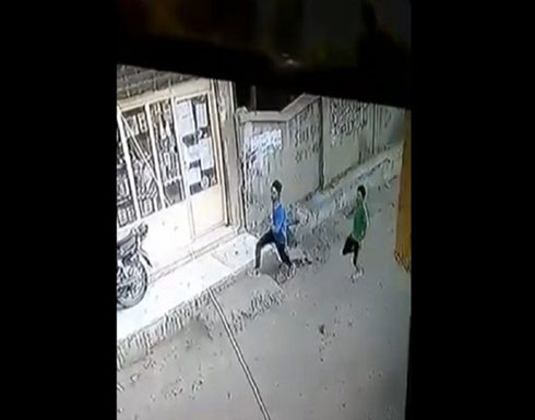 مقتل شاب مصري أثناء إنقاذه فتاة من التحرش (فيديو) مقتل شاب مصري أثناء إنقاذه فتاة من التحرش (فيديو)