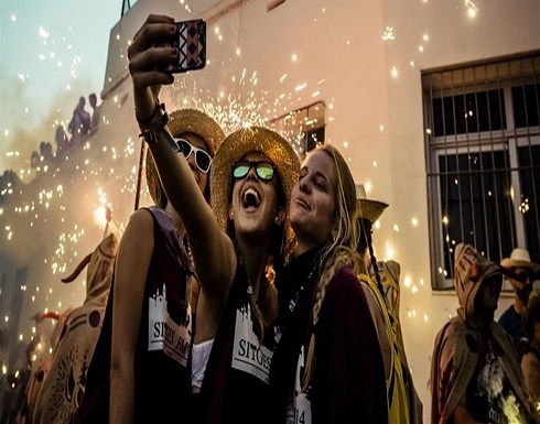 4 أسباب وراء هوس النشر على مواقع التواصل منها غياب السلطة 4 أسباب وراء هوس النشر على مواقع التواصل منها غياب السلطة